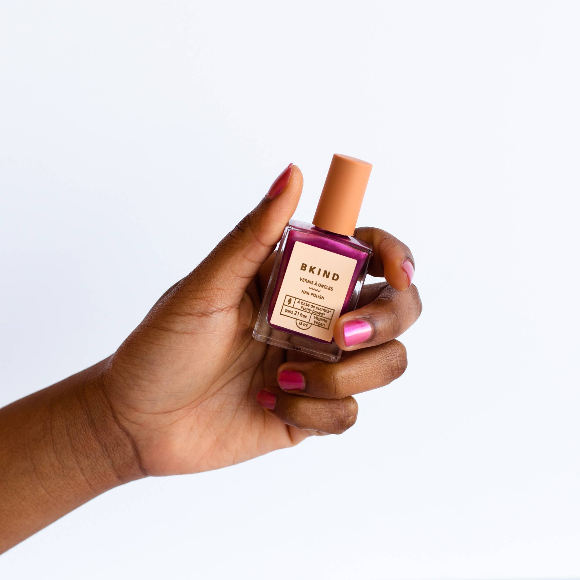 Cosmo : Vegan & 21-free Nail Polish