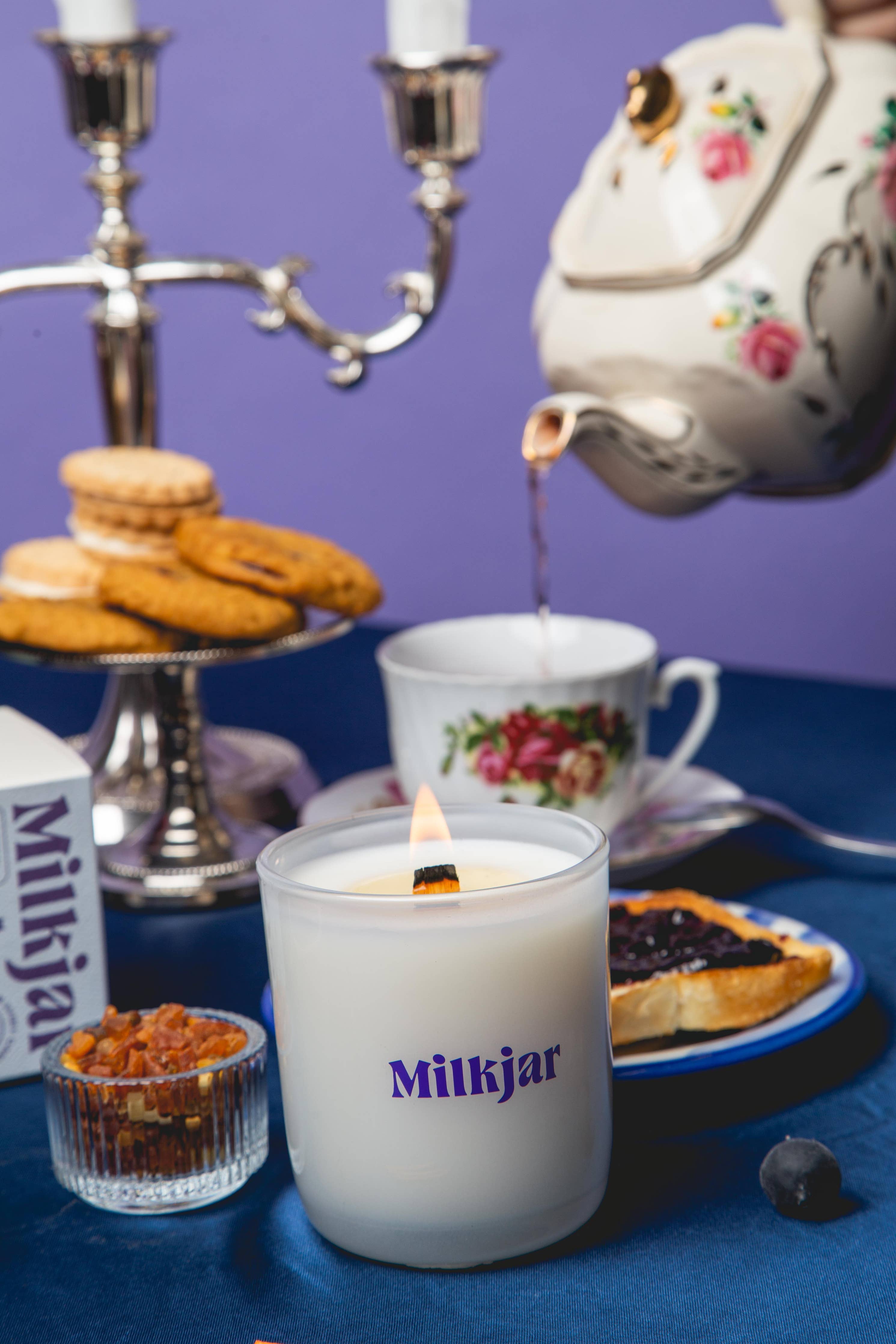 Blueberry Tea : Blueberry, Amber, Vanilla Coconut Soy Candle