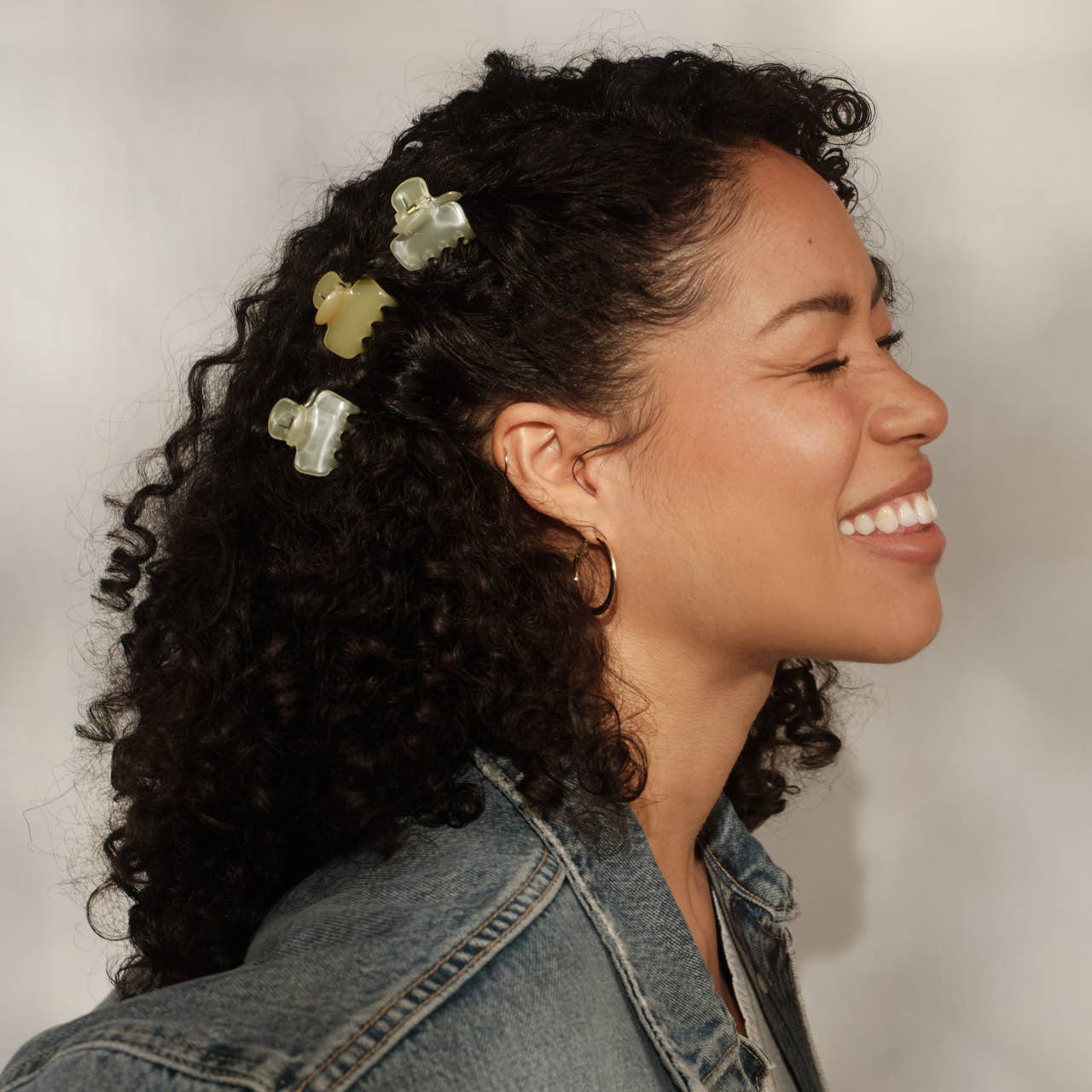 Recycled Plastic Mini Cloud Clips 8pc Set : Pearlized Cream & Butter Yellow
