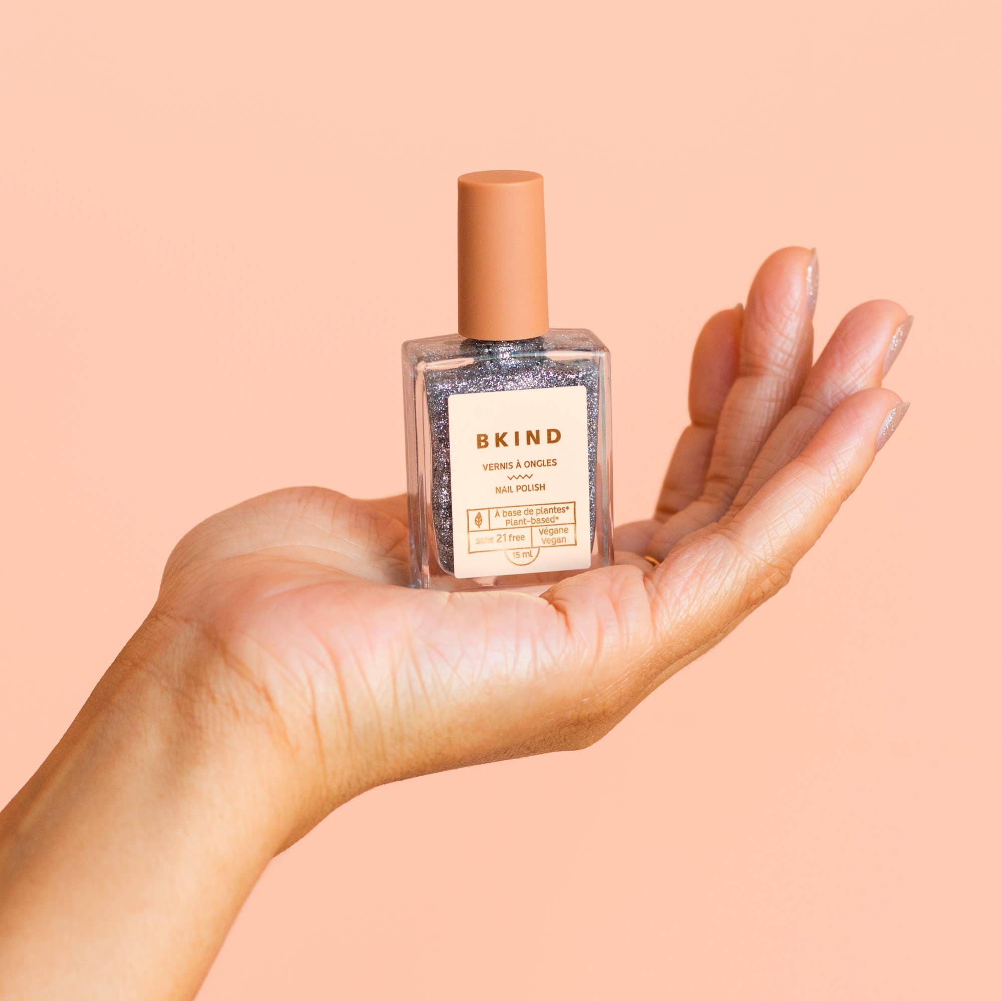 Vegan & 21-free Nail Polish : Romano Fafard