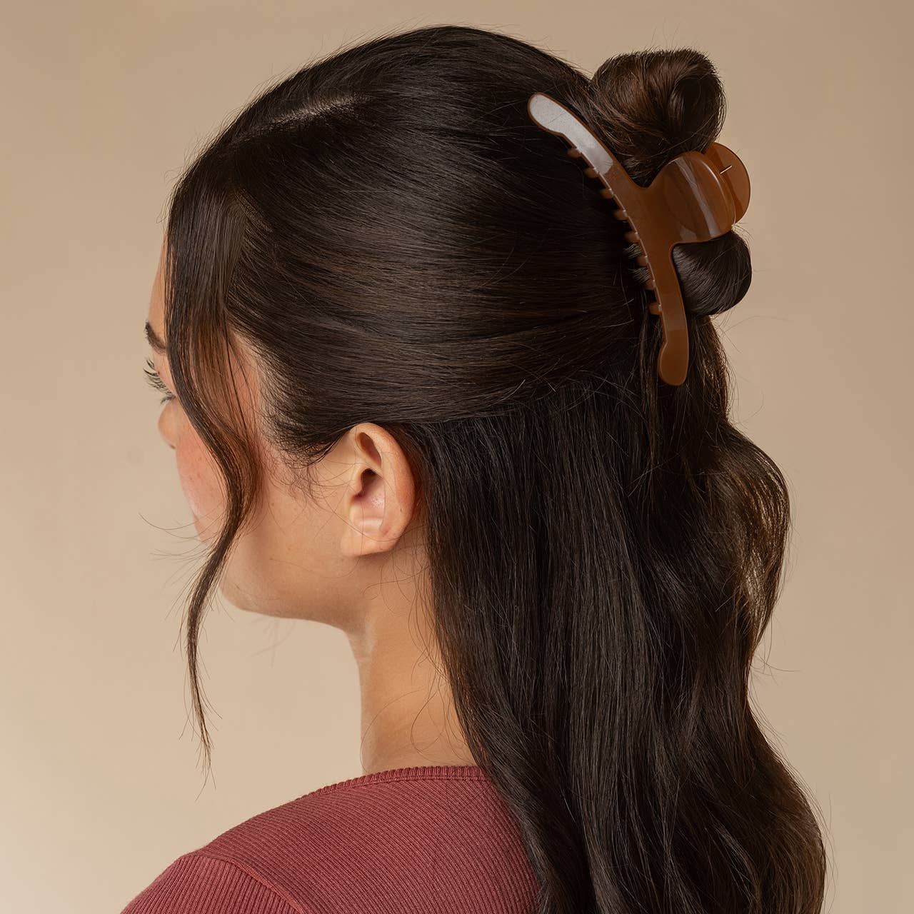 Recycled Plastic Large Arched Clip : Mocha