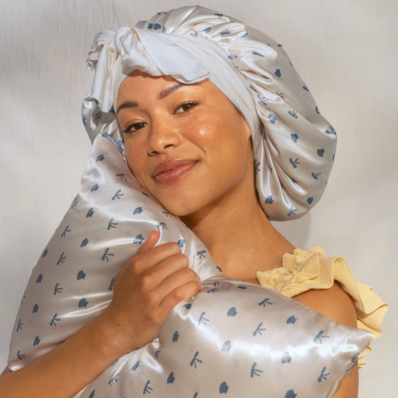 Standard Satin Pillowcase : Pearlized Cream & Coastal Blue Print