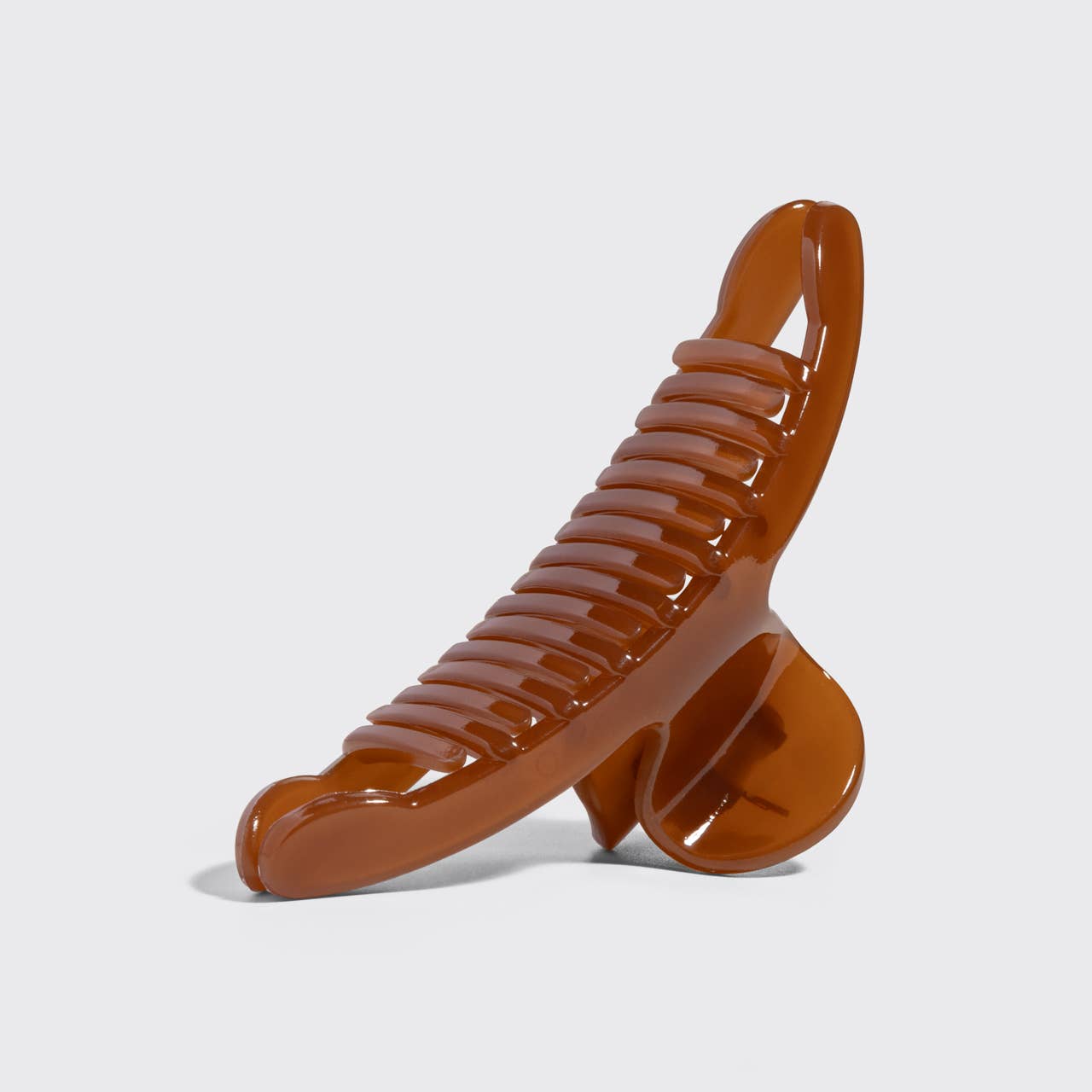 Recycled Plastic Large Arched Clip : Mocha