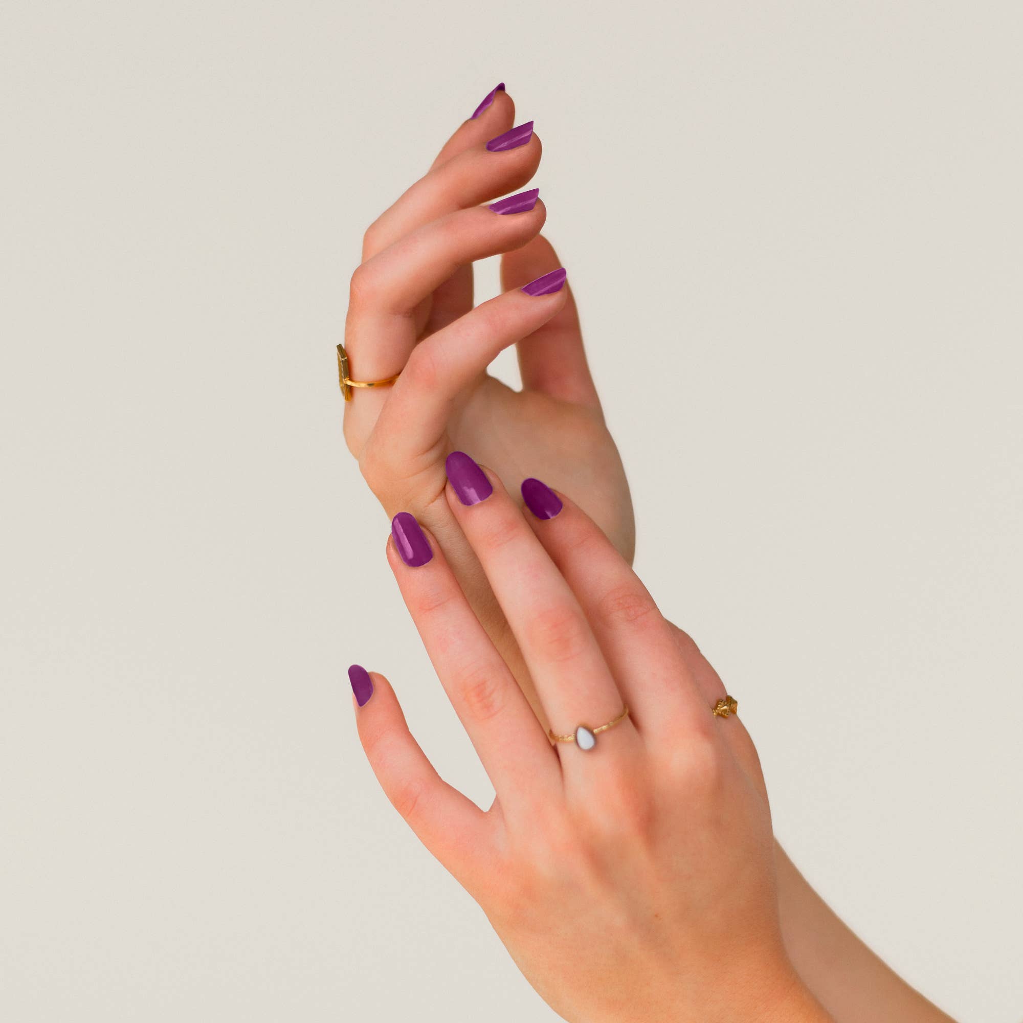 Aries : Vegan & 21-free Nail Polish